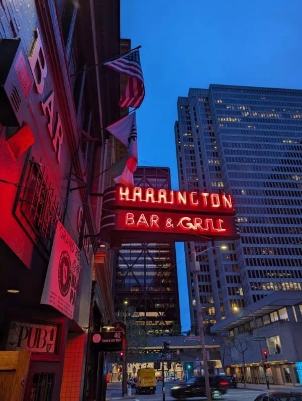 The Harrington's neon sign at night